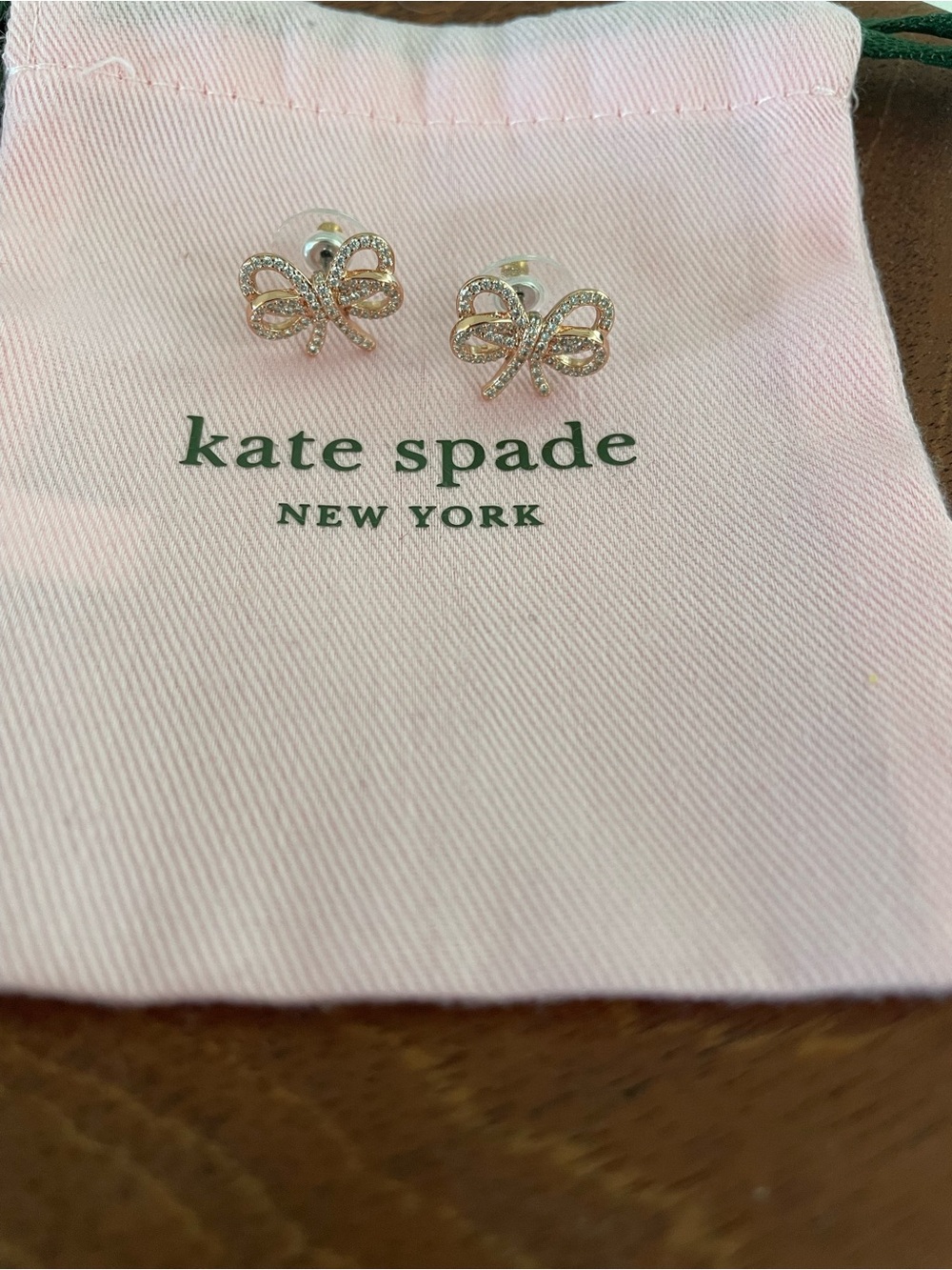 Kate Spade New York Bow Meets Girl Pave Studs with dustbag